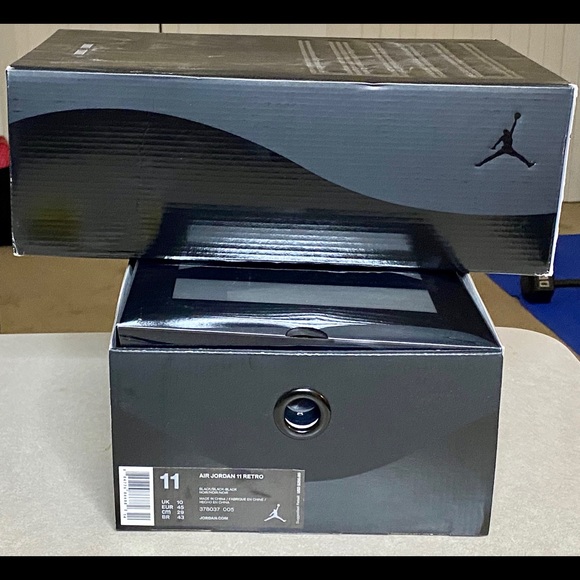 Jordan 11 retro “Cap & Gown” - Picture 3 of 3